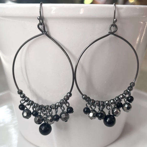🌸3/$25 Simply Vera Wang Silver and Black Beaded Teardrop Hoop Dangle Earrings - Picture 2 of 11